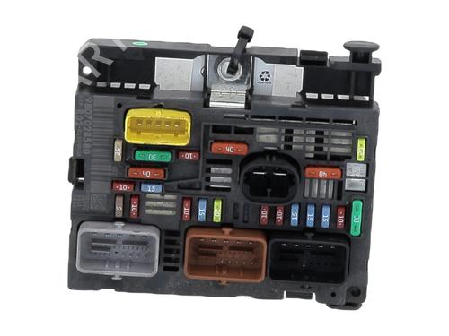 Fuse box CITROËN C5 III Break (RW_) 1.6 HDi 110 (RW9HZC) | BP30140606E1