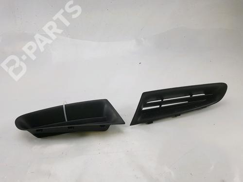 Used Front grille Front grille RENAULT CLIO III (BR0/1, CR0/1) 1.5 dCi (BR17, CR17) (86 hp) 11139762 11139762