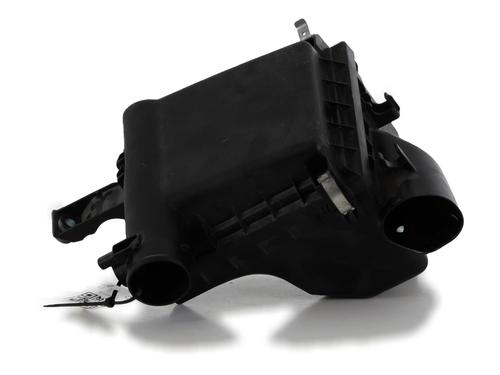 Used Air filter box TOYOTA AURIS (_E18_) 1.8 Hybrid (ZWE186_, ZWE186R) (136 hp) 28486326