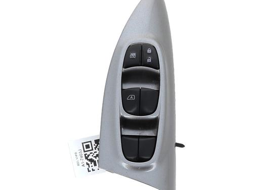 Left front window switch NISSAN JUKE (F15) 1.5 dCi | BP33745471I27 - Image 1