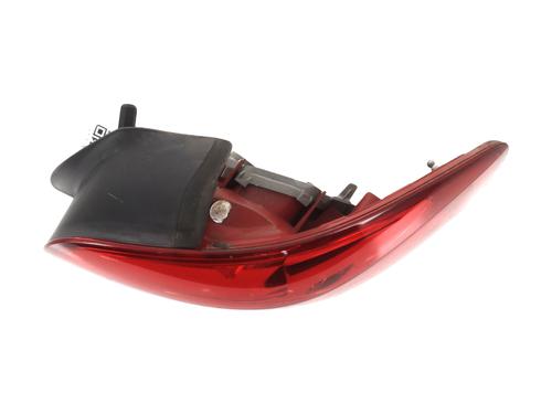 Feu arrière droit AUDI A3 (8P1) 1.9 TDI (105 hp) 33190306