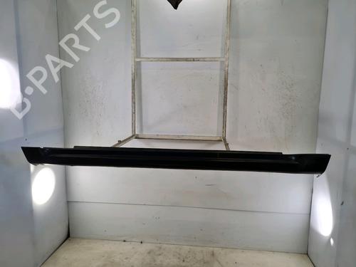 Used Left sideskirt JEEP GRAND CHEROKEE III (WH, WK) 3.0 CRD 4x4 (218 hp) 25830887