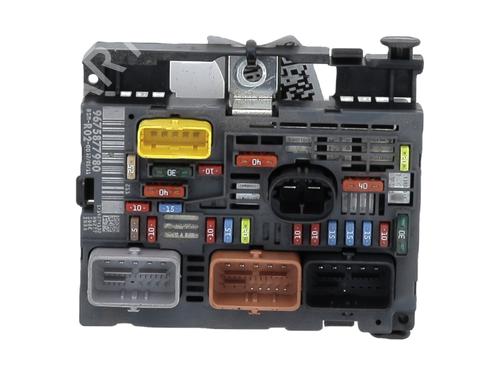 Fuse box PEUGEOT 3008 I MPV (0U_) 1.6 HDi | BP30165740E1