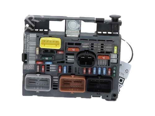 Fuse box PEUGEOT 308 I (4A_, 4C_) 1.6 HDi | BP27908737E1 
