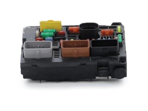 Used Fuse box Fuse box PEUGEOT PARTNER Box Body/MPV 1.6 HDi / BlueHDi 75 (75 hp) 40557846 40557846