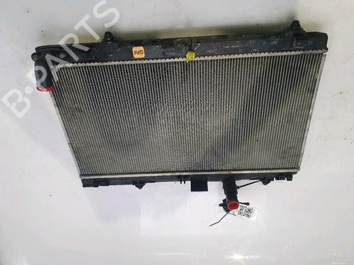 Used Water radiator TOYOTA YARIS (_P13_) 1.5 (NSP131_) (112 hp) 28486814