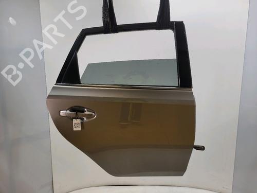 Puerta trasera derecha TOYOTA AURIS (_E18_) 1.4 D-4D (NDE180_, NDE180R) (90 hp) 31304089