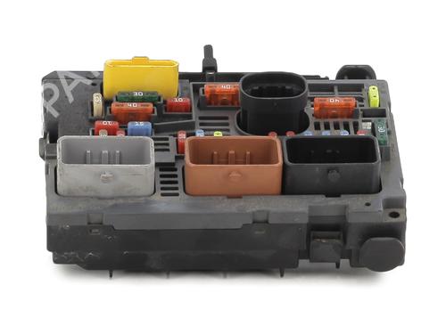 Used Fuse box CITROËN C5 III (RD_) 1.6 HDi 110 (RD9HZC) (109 hp) 27914257