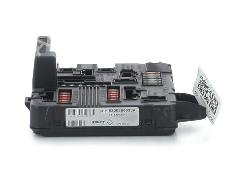 Used Fuse box RENAULT MEGANE II (BM0/1_, CM0/1_) 1.6 16V (BM0C, CM0C) (113 hp) 31867057