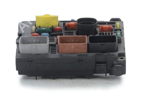 Used Fuse box PEUGEOT 308 I (4A_, 4C_) 1.6 HDi (109 hp) 32279288