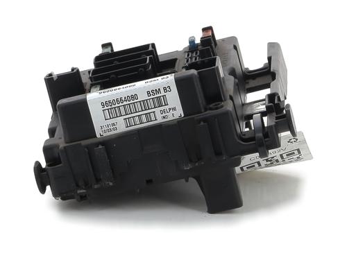 Used Fuse box PEUGEOT 307 (3A/C) 1.6 16V (109 hp) 28177085