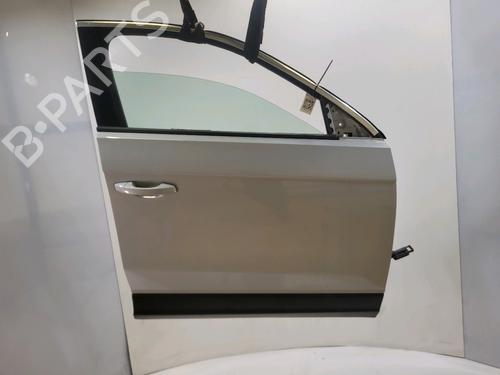 right-front-door-vw-t-roc-a11-d11-2017-38613267 main image
