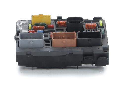 fuse-box-peugeot-3008-i-mpv-0u_-2009-2010-2011-2012-2013-2014-2015-2016-2017-32434505 main image