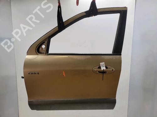 Used Left front door HYUNDAI SANTA FÉ I (SM) 2.0 CRDi 4x4 (125 hp) 30693245