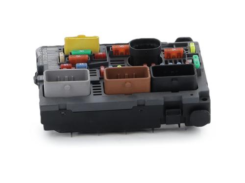 Used Fuse box Fuse box 37281357 37281357