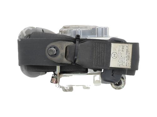 Høyre foran beltestrammer TOYOTA RAV 4 II (_A2_) 2.0 D 4WD (CLA20_, CLA21_, CLA20R, CLA21R) (116 hp) 31057197