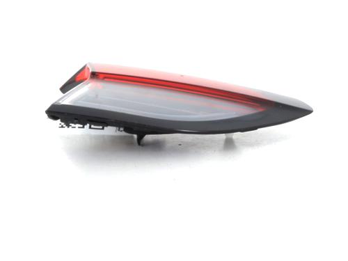 Feu de coffre gauche OPEL CORSA F (P2JO) 1.2 (68) (131 hp) 31303758