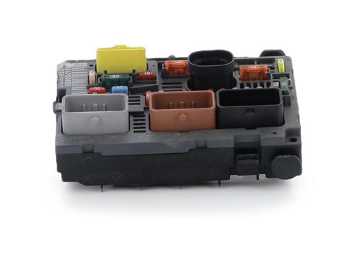 Used Fuse box Fuse box 36853387 36853387