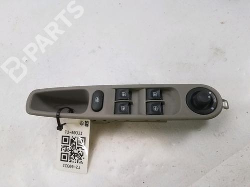 Used Left front window switch Left front window switch RENAULT ZOE (BFM_) ZOE (88 hp) 10454319 10454319