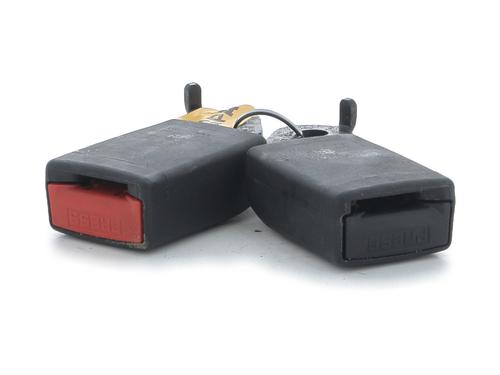 Used Seat buckle CITROËN BERLINGO MULTISPACE (B9) 1.6 HDi 90 (90 hp) 31876420