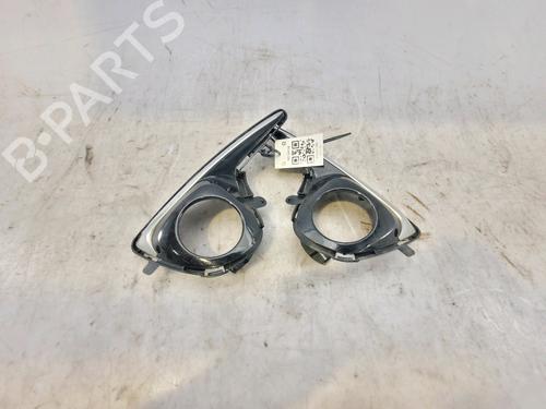 Grill TOYOTA YARIS (_P13_) 1.5 Hybrid (NHP130_) (101 hp) 27903449