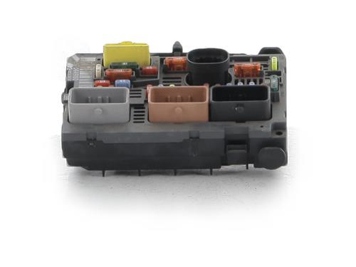 Zekeringkast Zekeringkast PEUGEOT 3008 I MPV (0U_) 2.0 HDi 150 / BlueHDi 150 (150 hp) 37064549 37064549