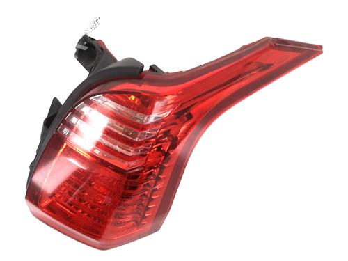 Used Right taillight PEUGEOT 5008 (0U_, 0E_) 1.6 HDi (110 hp) 30503404