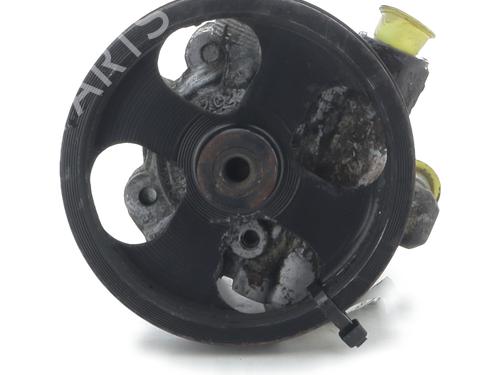 Bomba direccion TOYOTA RAV 4 II (_A2_) 2.0 D 4WD (CLA20_, CLA21_, CLA20R, CLA21R) (116 hp) 31180258