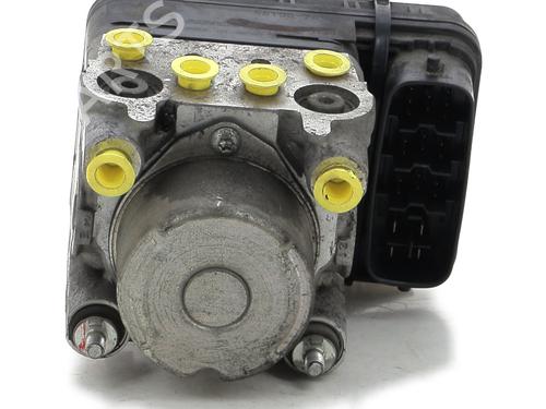 Used ABS pump SUZUKI JIMNY Closed Off-Road Vehicle (SN) 1.3 16V 4x4 (SN413, JB43) (86 hp) 29144655