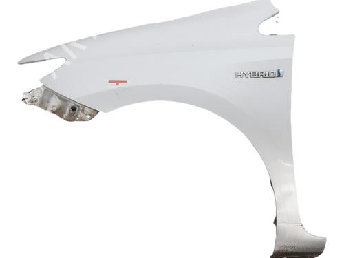 Guarda-lamas esquerdo Guarda-lamas esquerdo TOYOTA AURIS (_E18_) 1.8 Hybrid (ZWE186_, ZWE186R) (136 hp) 36351310 36351310