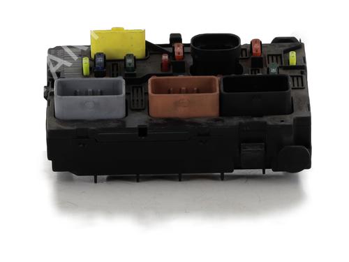 Used Fuse box PEUGEOT 307 (3A/C) 1.6 HDi (90 hp) 27913978