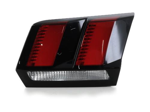 Used Right tailgate light PEUGEOT 3008 II SUV (MC_, MR_, MJ_, M4_) 2.0 BlueHDi 180 (177 hp) 29416847