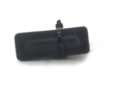 Used Tailgate handle PEUGEOT 2008 II (UD_, US_, UY_, UJ_, UR_, UC_) 1.2 PureTech 130 (USHNS, URHNS) (130 hp) 32040176