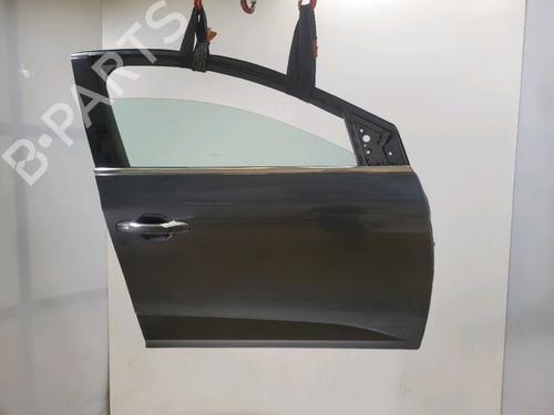right-front-door-renault-megane-iv-hatchback-b9amn_-2015-38917993 main image