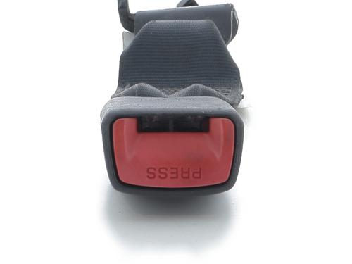 Używane Klamra pasa bezpieczeństwa TOYOTA YARIS (_P9_) 1.3 VVT-i (SCP90_, SCP90R) (87 hp) 31750039