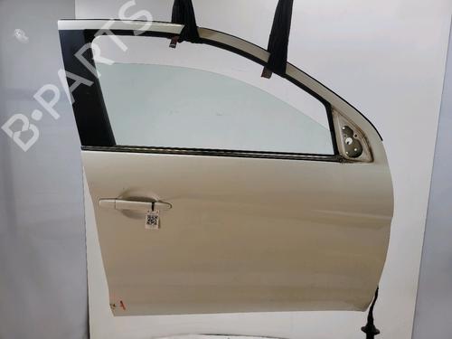Used Right front door Right front door 37167176 37167176