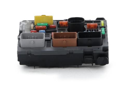 Used Fuse box Fuse box PEUGEOT 5008 (0U_, 0E_) 1.6 BlueHDi 120 (120 hp) 40057589 40057589
