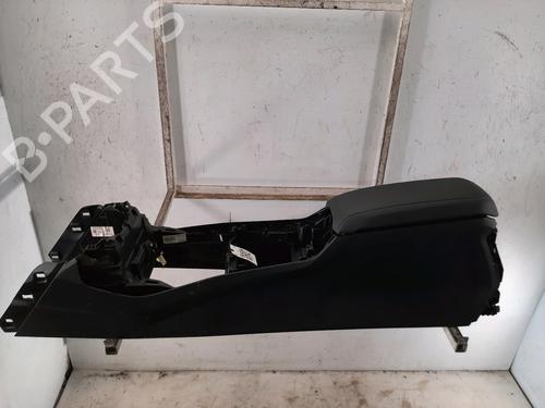 Used Armrest / Center console BMW 1 (F40) 120 i (178 hp) 27904849