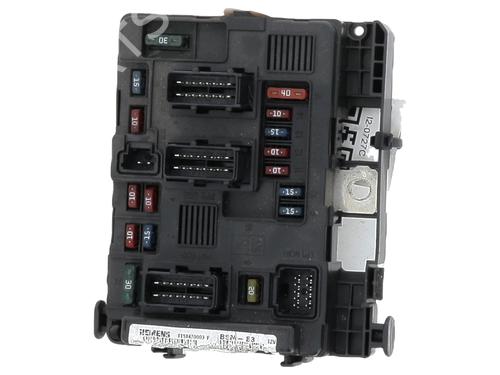 Fuse box CITROËN C5 I (DC_) 1.8 16V (DC6FZB, DC6FZE) | BP30957451E1
