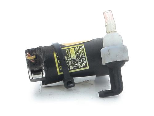 Used Washer pump RENAULT KOLEOS I (HY_) 2.0 dCi 4x4 (HY0K) (150 hp) 31577926