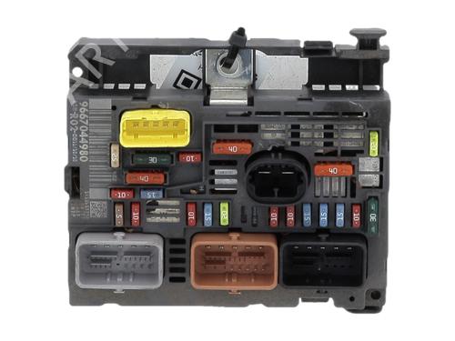 Fuse box CITROËN C5 III (RD_) 1.6 HDi 110 (RD9HL0, RD9HR8, RD9HRA) | BP37506537E1 - Image 2