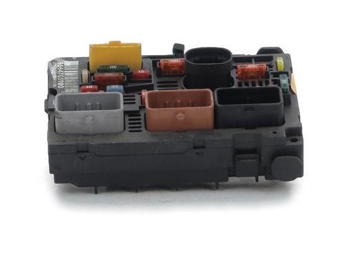 Used Fuse box CITROËN C5 III (RD_) 1.6 HDi 110 (RD9HZC) (109 hp) 30503135