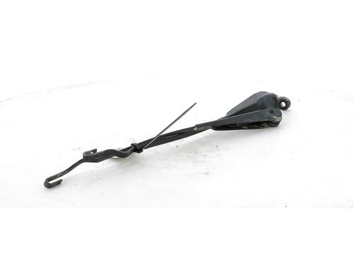 Used Front windshield wiper arm VW POLO II (86C, 80) 1.3 Cat (55 hp) 27900742