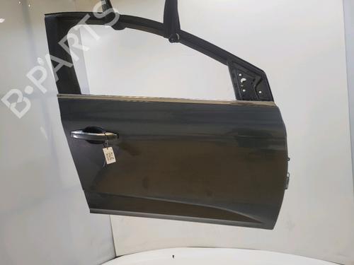 right-front-door-renault-megane-iv-hatchback-b9amn_-2015-39394755 main image
