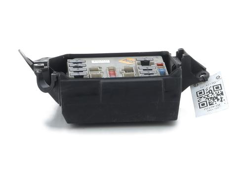 fuse-box-renault-clio-iii-br01-cr01-2005-2006-2007-2008-2009-2010-2011-2012-2013-2014-32039940 main image