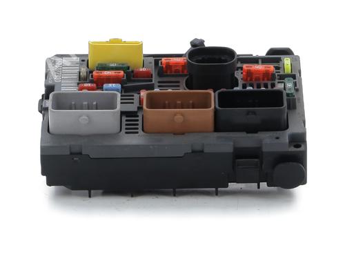 Used Fuse box Fuse box PEUGEOT 5008 (0U_, 0E_) 1.6 HDi (114 hp) 33753859 33753859