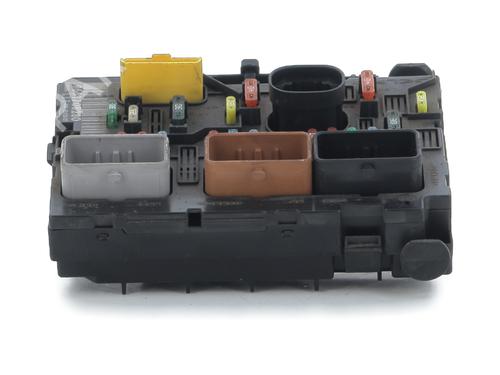 Used Fuse box PEUGEOT 307 CC (3B) 2.0 HDi 135 (136 hp) 31284703
