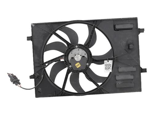 radiator-fan-vw-golf-vii-5g1-bq1-be1-be2-2012-2013-2014-2015-2016-2017-2018-2019-2020-2021-32334045 main image