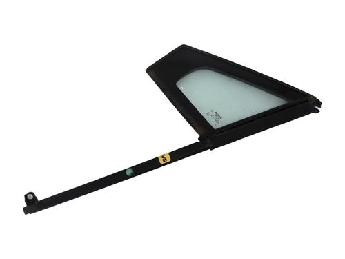 front-left-quarter-glass-renault-clio-iv-grandtour-kh_-2012-2013-2014-2015-2016-2017-2018-2019-2020-2021-32279182 main image