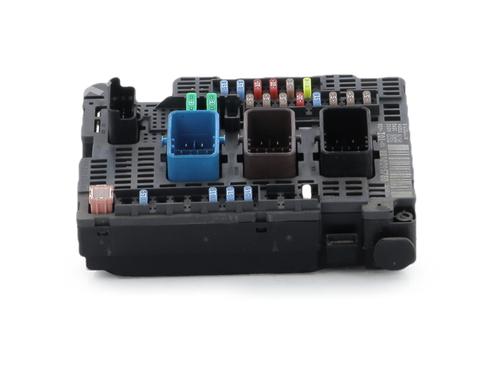 Used Fuse box Fuse box 39577047 39577047